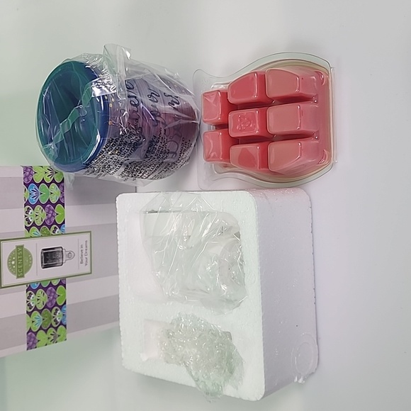 NEW, Lot of 2 Scentsy, Believe in your dreams Warmer and Bubblegum Scentsy Bar - Picture 10 of 11